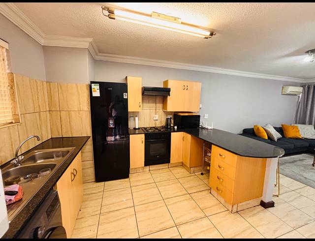 2 BEDROOM SECTIONAL TITLE FOR SALE IN NIEUW MUCKLENEUK